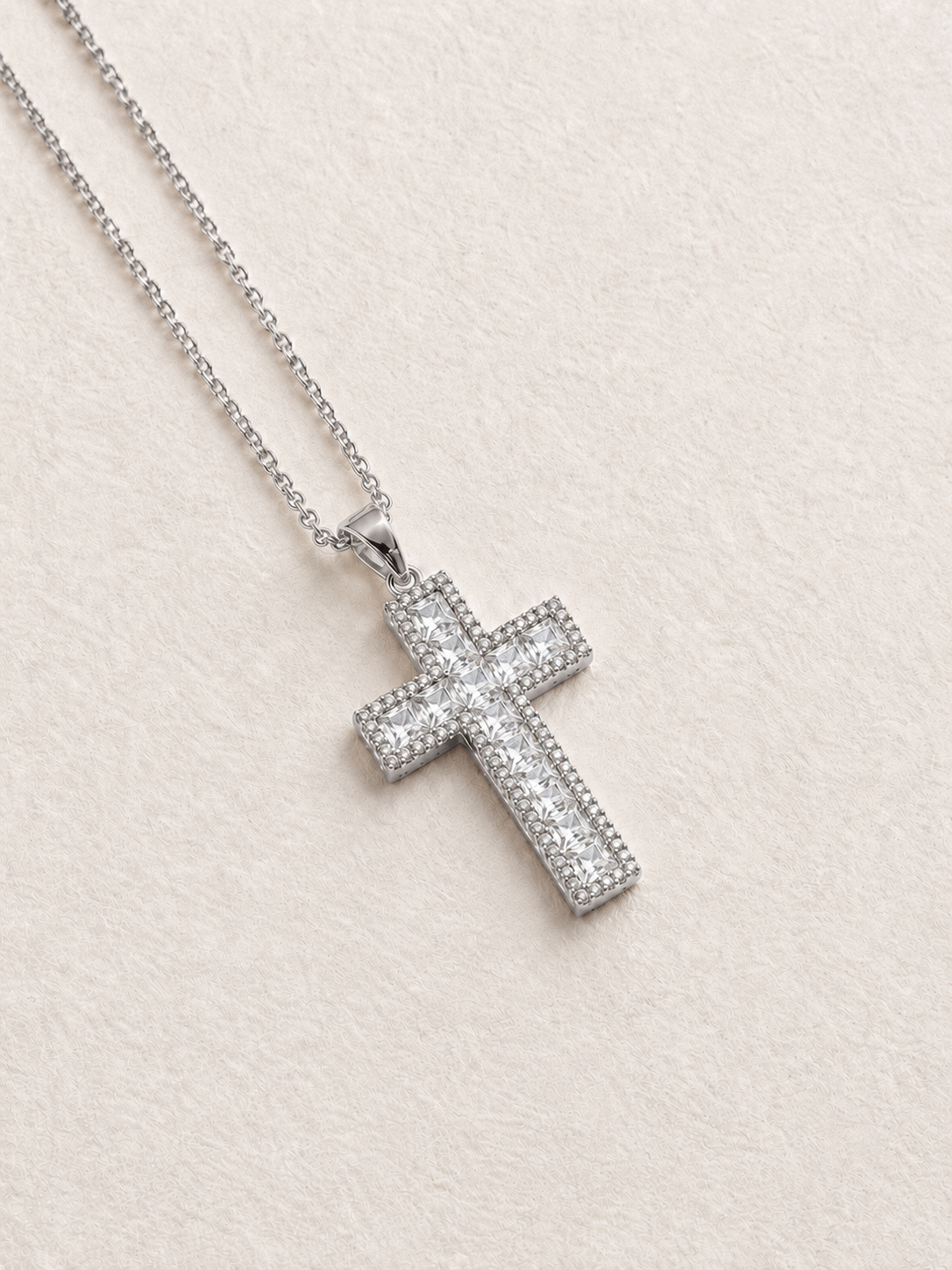 Éclat Cross Necklace